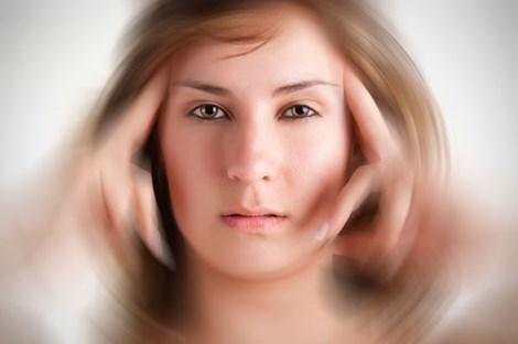 Hoa mắt chóng mặt là triệu chứng của 10 loại bệnh nguy hiểm