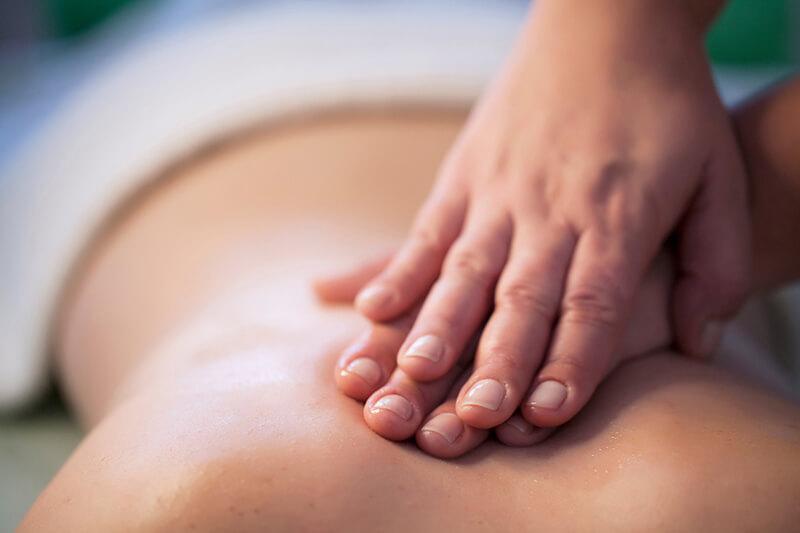 Massage mô sâu là gì? Những lợi ích đáng kinh ngạc đối với sức khỏe