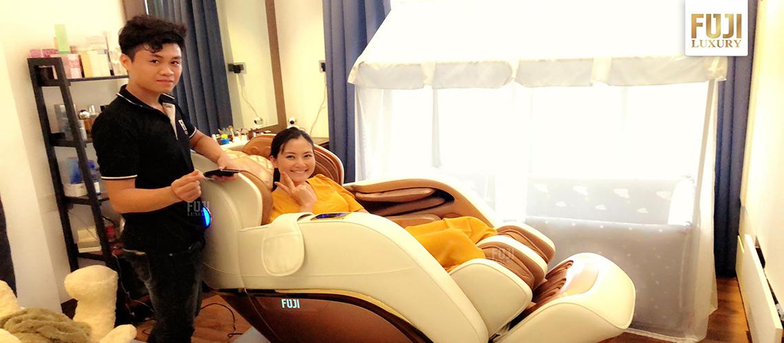 Check in cùng ghế massage Fuji Luxury tặng ngay nồi cơm điện cao cấp