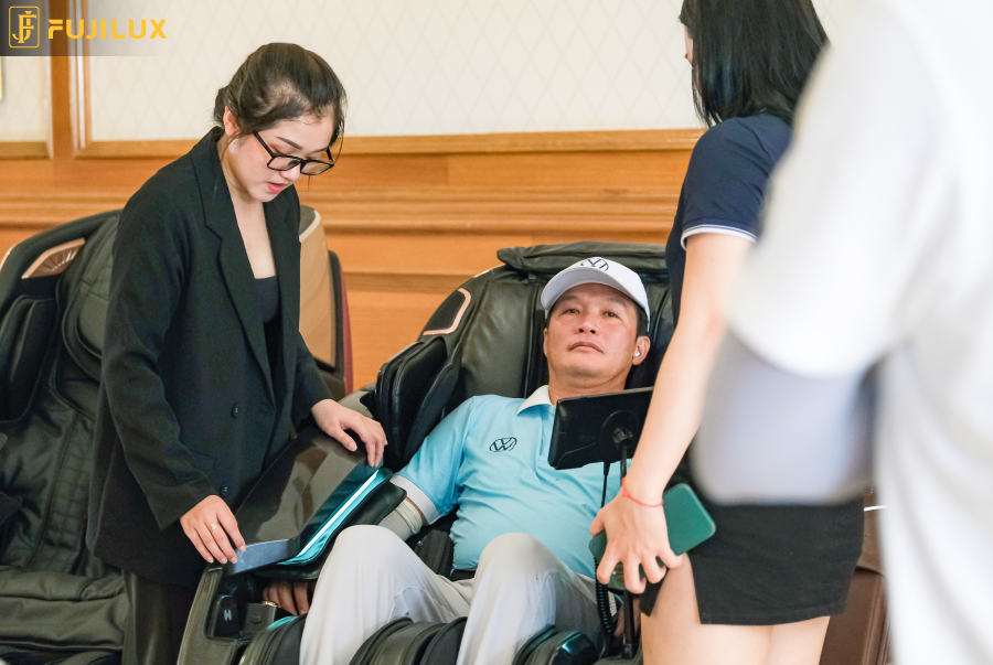 Ghế massage Fuji Luxury - Trợ thủ đắc lực hồi phục sức khỏe dành cho người chơi golf