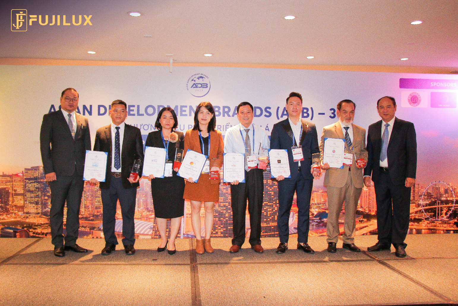 Các doanh nghiệp, thương hiệu tiêu biểu, uy tín tại Châu Á lên nhận giải thưởng