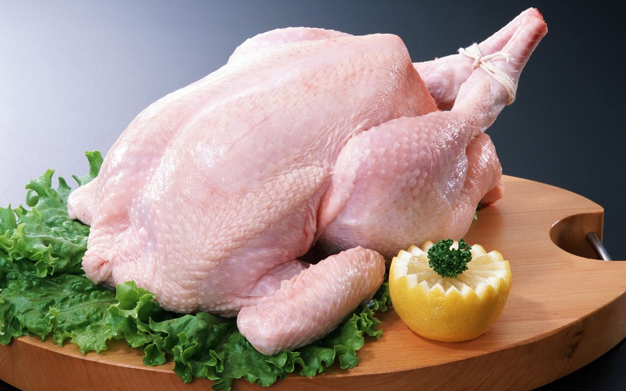Thịt gà chứa thành phần dinh dưỡng có lợi cho xương khớp